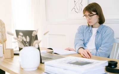 WEBINAR – Plače brez ugibanja: znanja, ki jih podjetnik potrebuje (januar 2026)